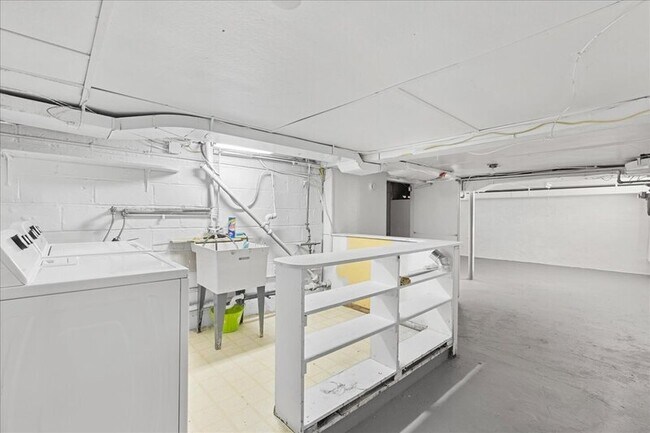 Building Photo - 51 George St