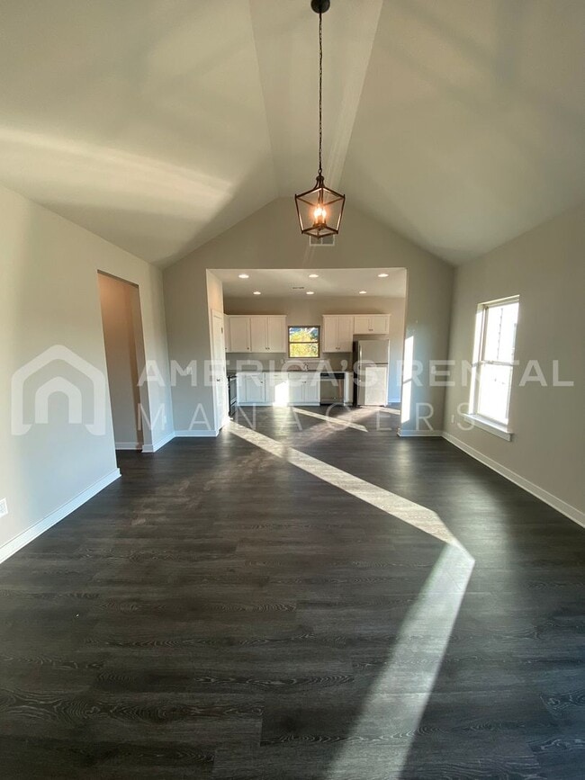 Building Photo - Home for Rent in Weaver AL... Coming Soon!