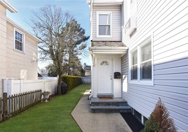 Primary Photo - 30 N Maryland Ave