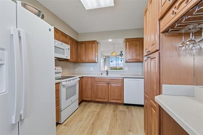Building Photo - 900 Cove Cay Dr