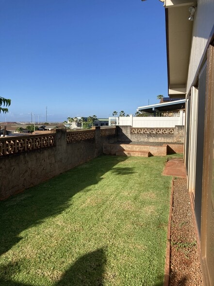 Building Photo - 94-693 Kamalo St