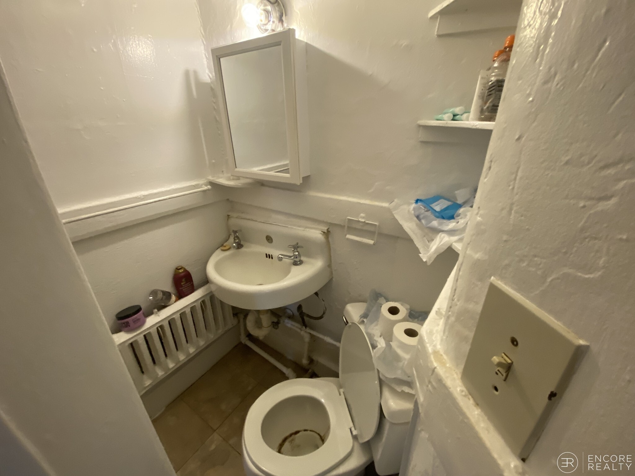 Building Photo - 58 Anderson St