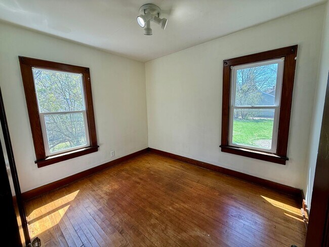 Building Photo - 3 Bed 1 Bath Single Family Home in Wausau - Move-In Special: HALF OFF DEPOSIT!