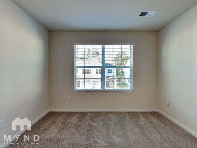 Building Photo - 132 Eagle Chase Dr