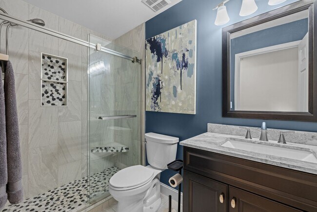 Building Photo - 433 Harts Cove Way