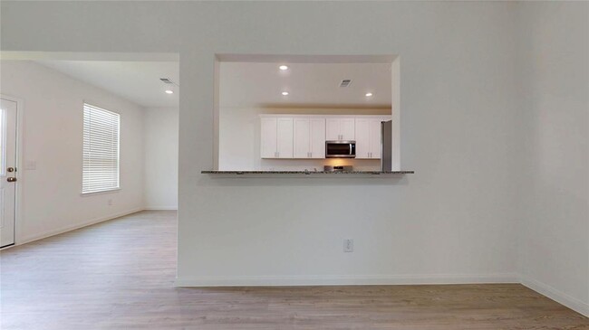 Building Photo - 23422 Honey Spade Rd
