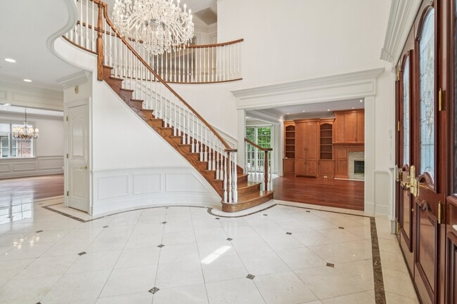 Building Photo - 55 McDermott Way