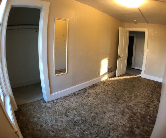 Bedroom 3 (unfurnished view) - 217 E King St