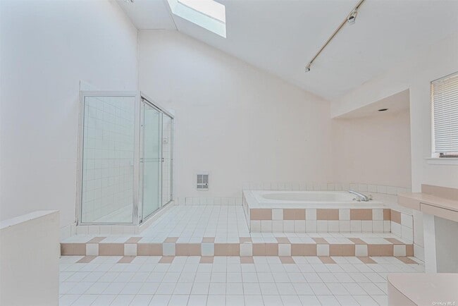Building Photo - 8 Mondavi Ln