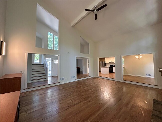 Building Photo - 645 Mt Victoria Pl