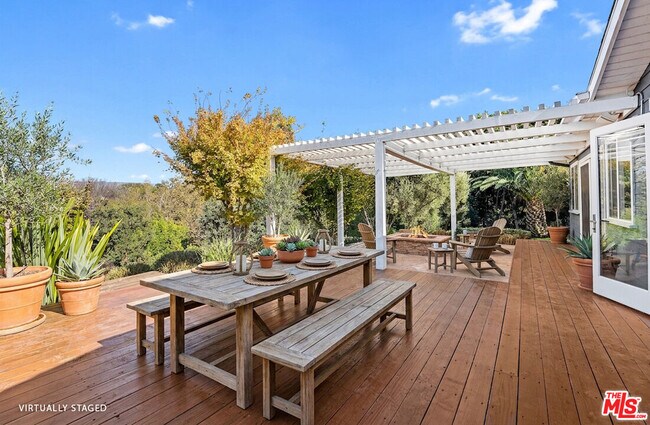 Building Photo - 6644 Wildlife Rd