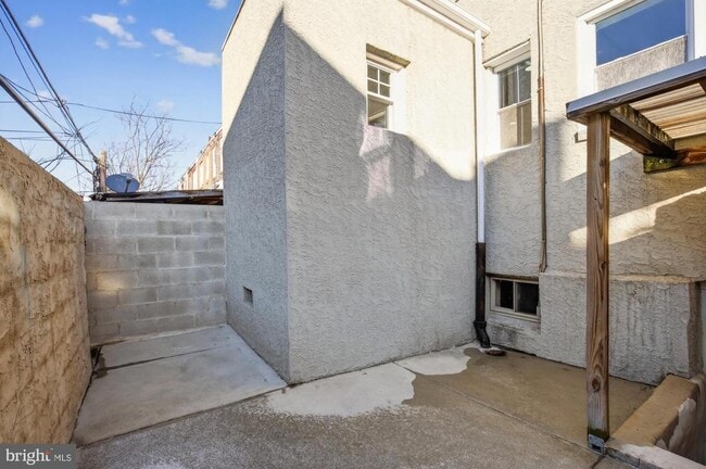 Building Photo - 1640 S 28th St