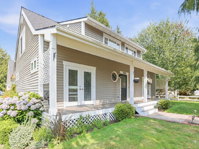 Building Photo - 4 Bedroom PLUS Above Garage Bonus Room in Bothell! Air Conditioned!
