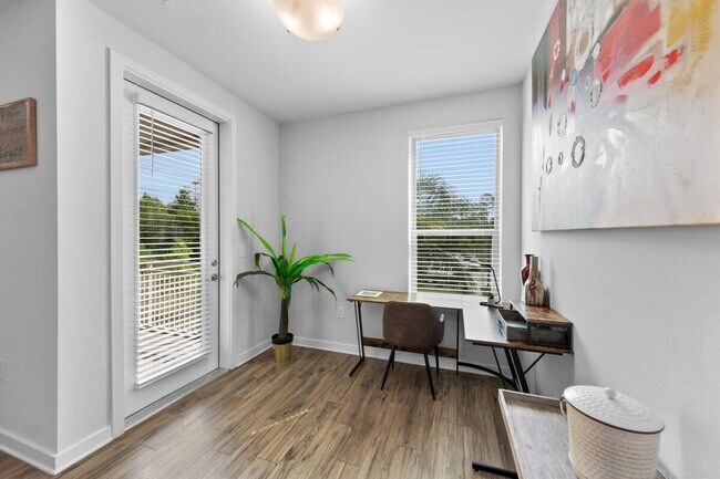 Building Photo - 8302 Baymeadows Rd E