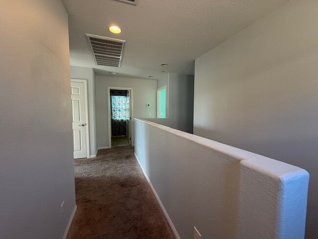 Building Photo - 4 BED 2.5 BATH 2 CAR GARAGE SINGLE FAMILY HOME W/ FULLY LANDSCAPED BACKYARD. THIS WAS FORMER MODE...