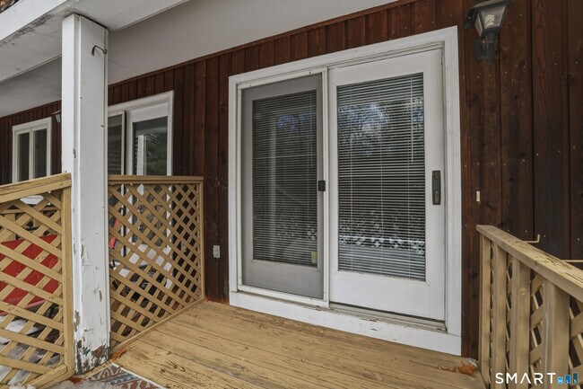 Building Photo - 116 Songbird Ln