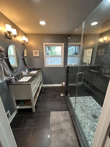 Building Photo - 2103 Clearwater Dr SE