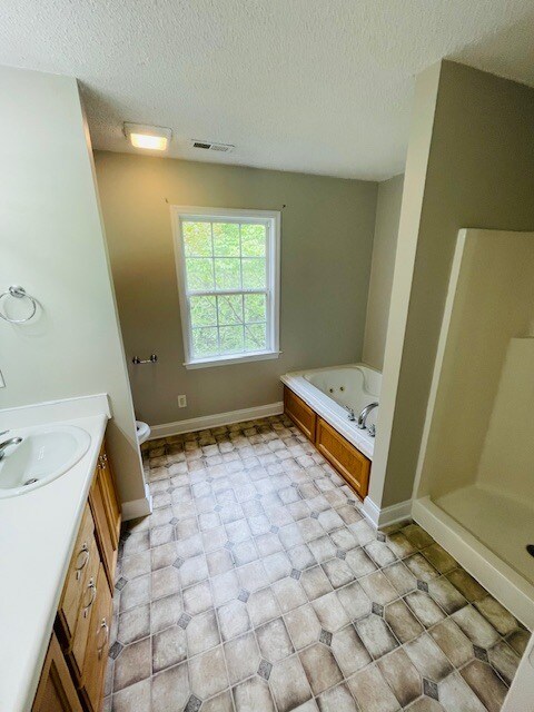 Building Photo - 144 Secretariat Dr