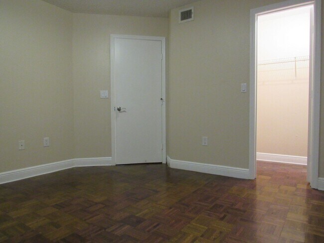 Building Photo - 12601 Equestrian Cir