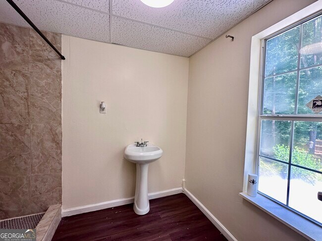 Building Photo - 3713 Crescent Hill Ln