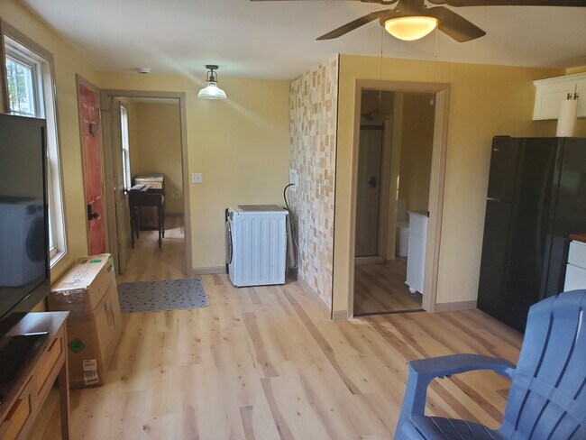 Building Photo - 402 Grubb Rd
