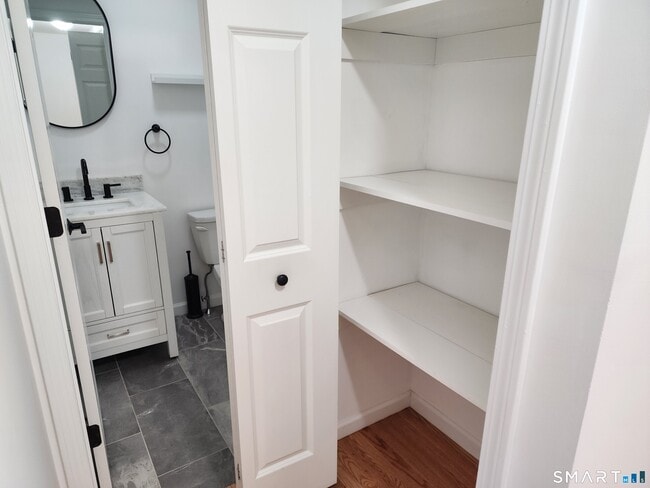 Building Photo - 71 Towne House Rd