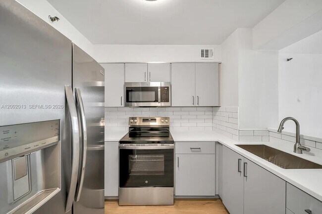 Building Photo - 501 SW 1st St