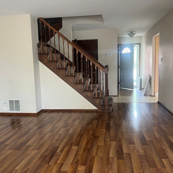 Building Photo - 1565 Coloma Ct S