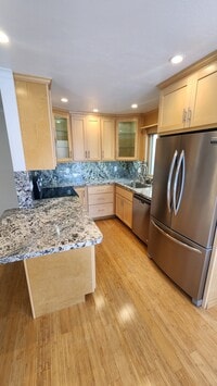 Building Photo - 2395 26th Ave