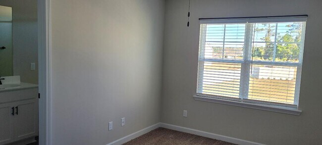 Building Photo - 33 Catalina Cir
