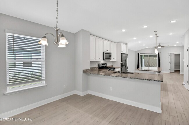 Building Photo - 212 Ruskin Dr