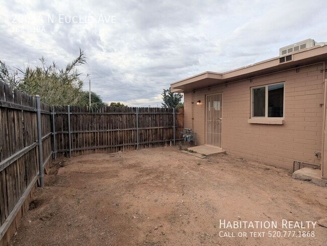 Building Photo - 2906 N Euclid Ave