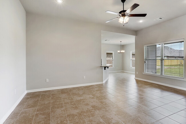 Building Photo - 18322 Sunset Park Dr