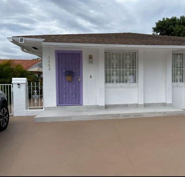 Primary Photo - 3353 SW 26th St