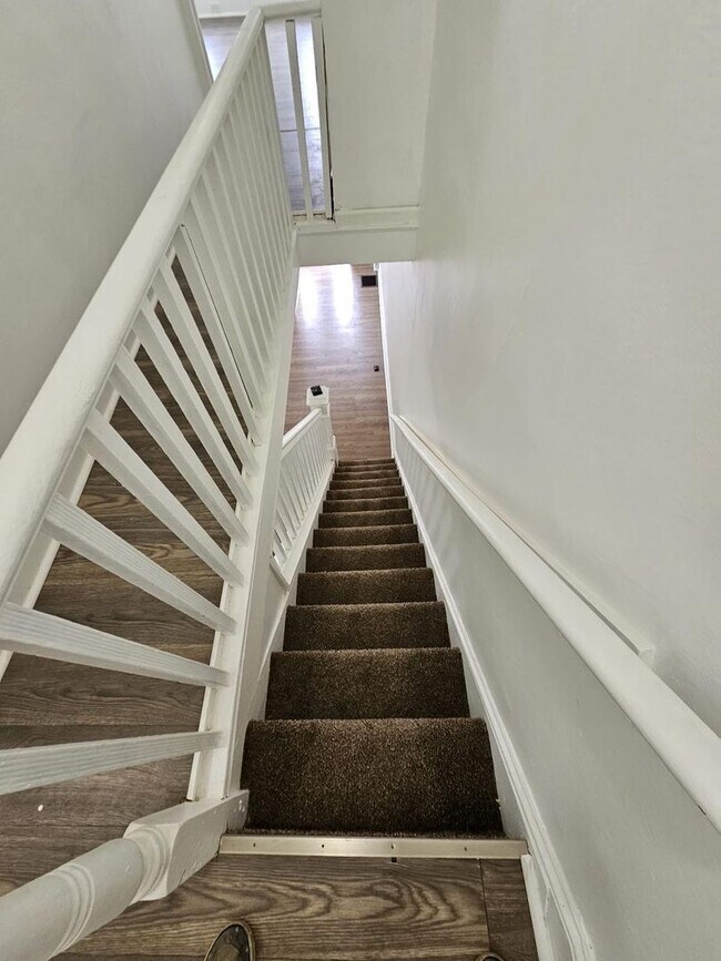 Building Photo - 3 bed 1 bath