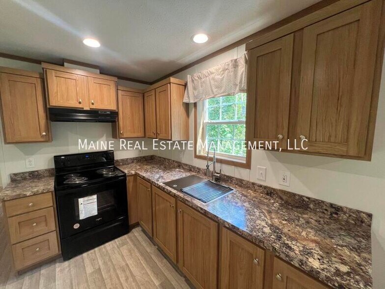 Building Photo - 135 Penney Ln