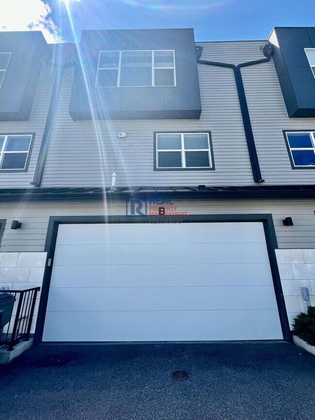Building Photo - 7861 W 51st Ave