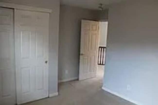 Building Photo - Beautiful 5 Bedroom Plainfield Home for Rent