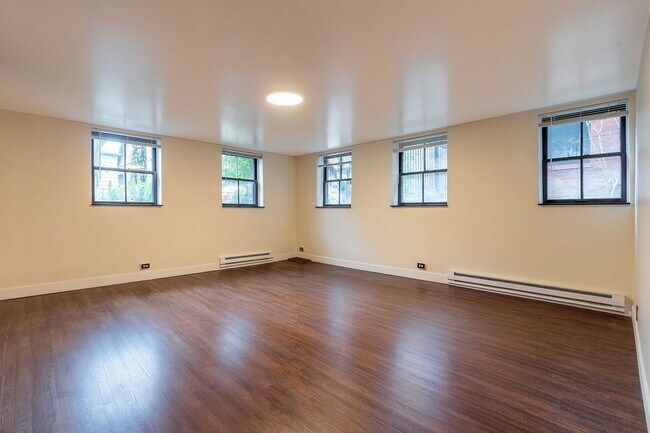 Interior Photo - 302 10th Ave. East