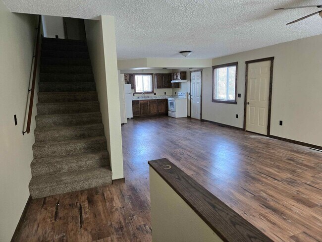 Building Photo - 1054/1056 Zephyr