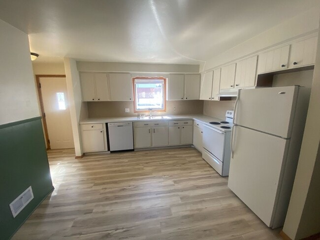 Building Photo - 968 Grove St