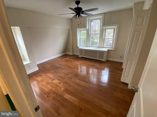 Building Photo - 4616 Cedar Ave