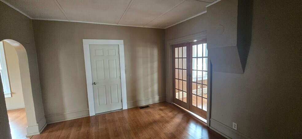 Building Photo - 490 Grand St