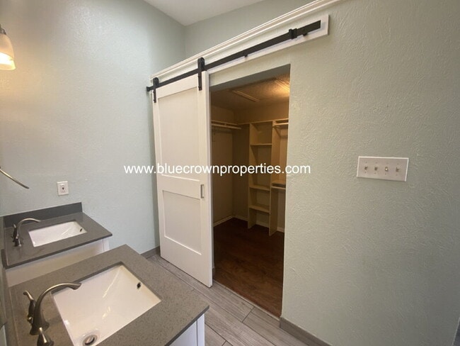 Building Photo - 2702 Stonecreek Pl
