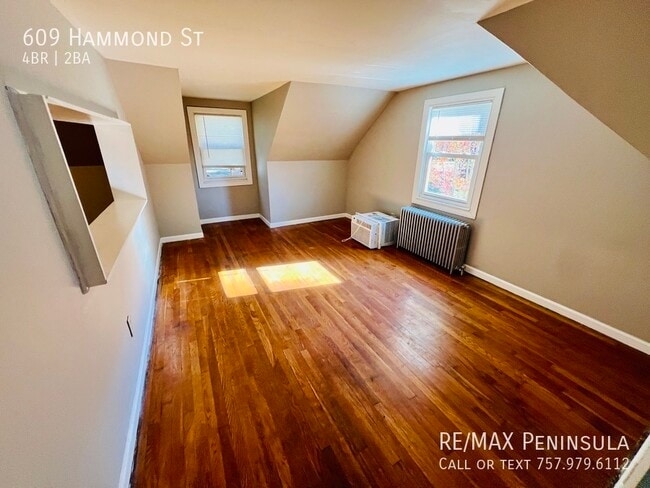 Building Photo - 609 Hammond St