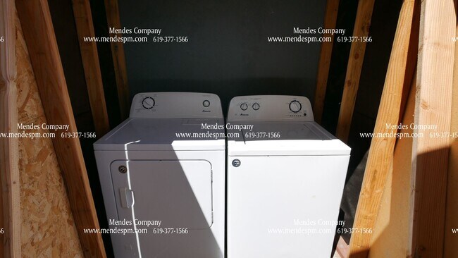 Building Photo - 5545 Mary Lane Dr