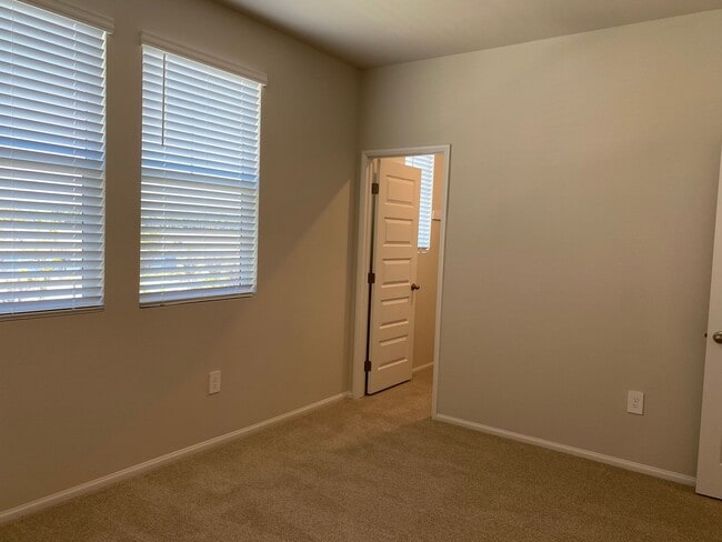 Building Photo - BRAND NEW HOME AVAILABLE FOR LEASE IN TEME...