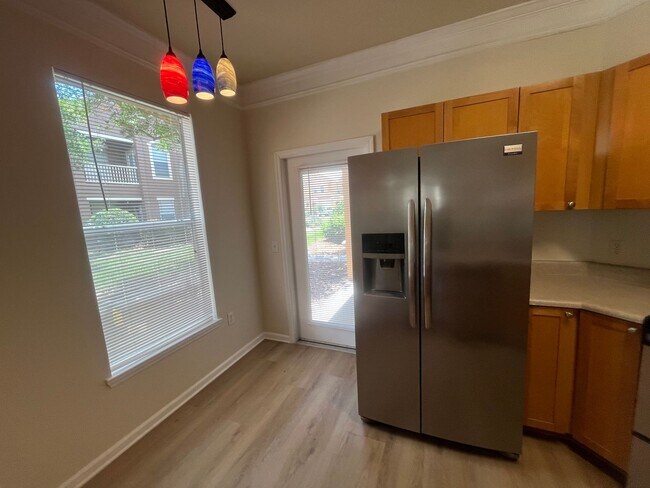 Building Photo - 8819 Villa View Cir