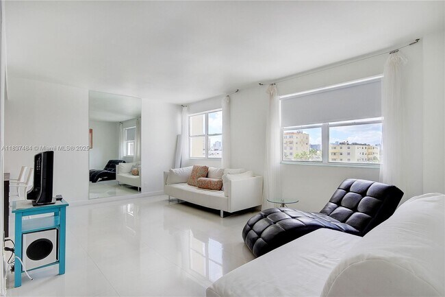 Primary Photo - 1390 Ocean Dr