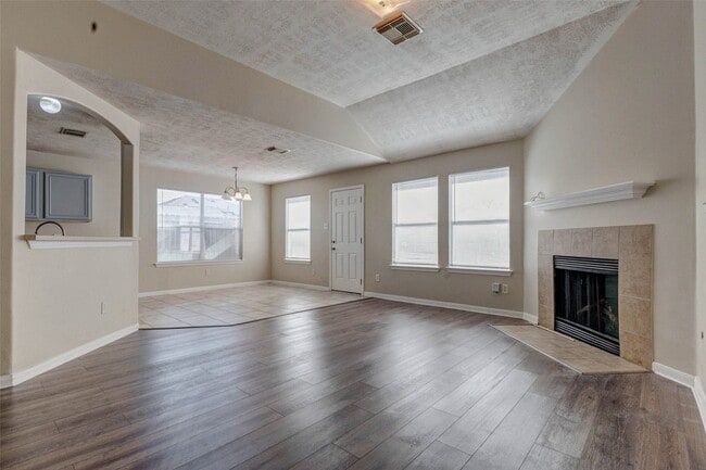 Building Photo - 3434 Fiorella Way